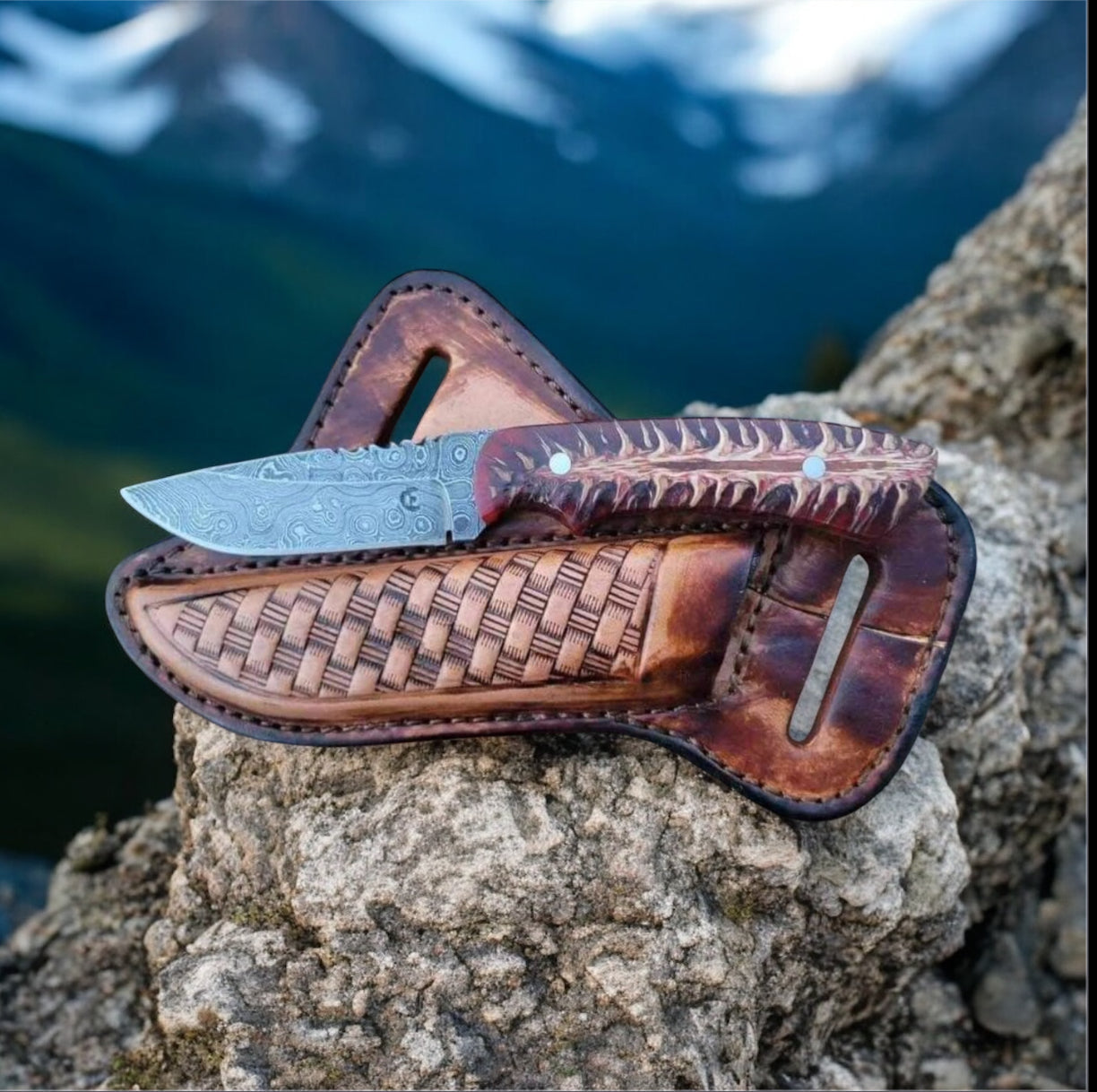 Rustic Lost Dad Knife – Pine Cone Handle with Leather Sheath