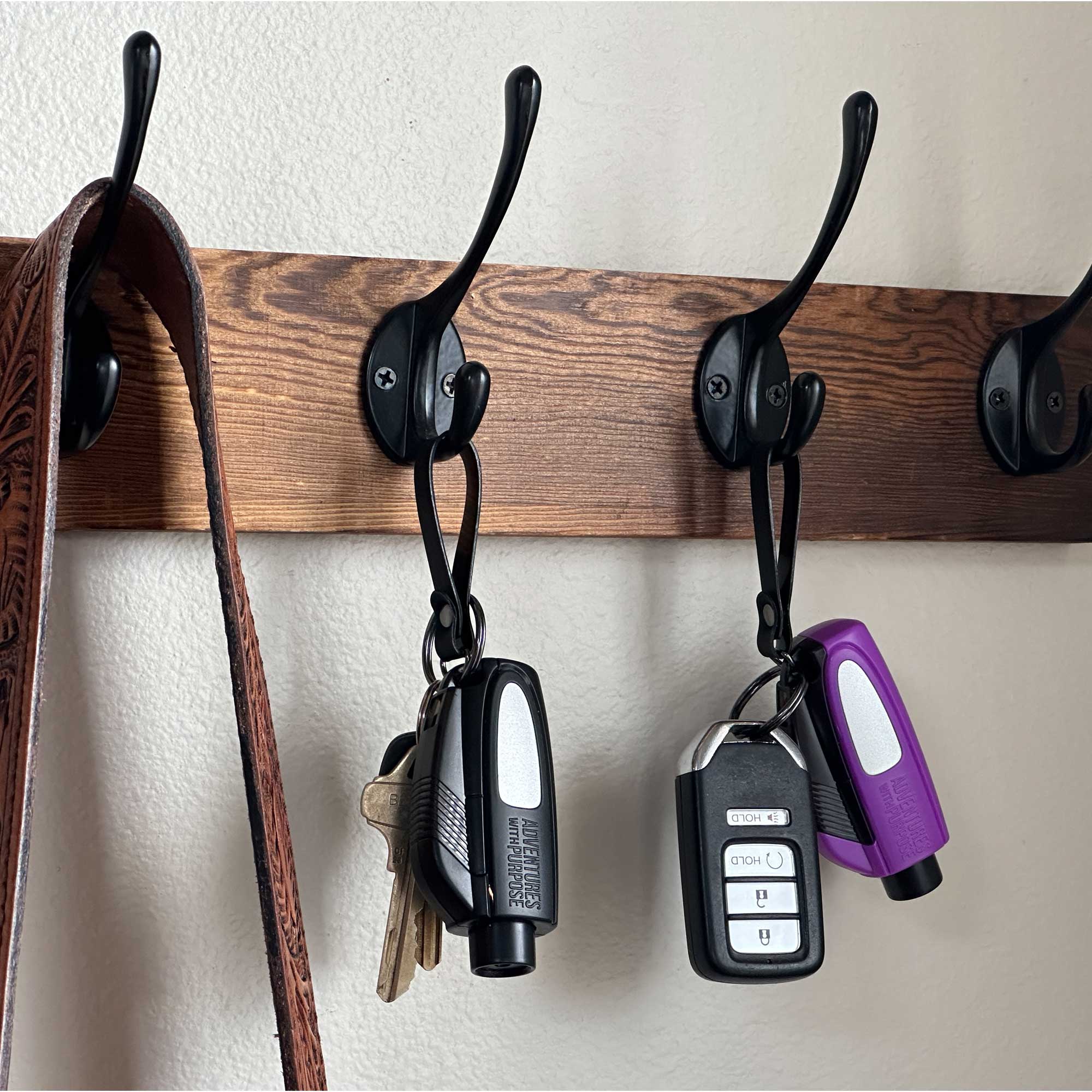2-in-1 Stuck Dad Emergency Window Breaker & Seatbelt Cutter